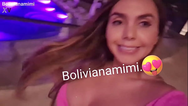 Disfrutando del hotel solo para adultos en Cancún… sin calzones y mostrando mi conchita a los mexicanos  Video completo  en bolivianamimi.tv